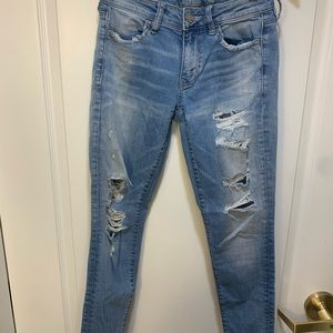 American Eagle Distressed Light Wash Denim Skinny Jeans
